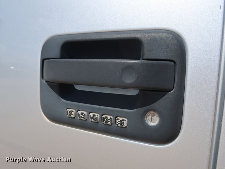 image for item GE9002 2011 Ford F150 XLT SuperCrew pickup truck