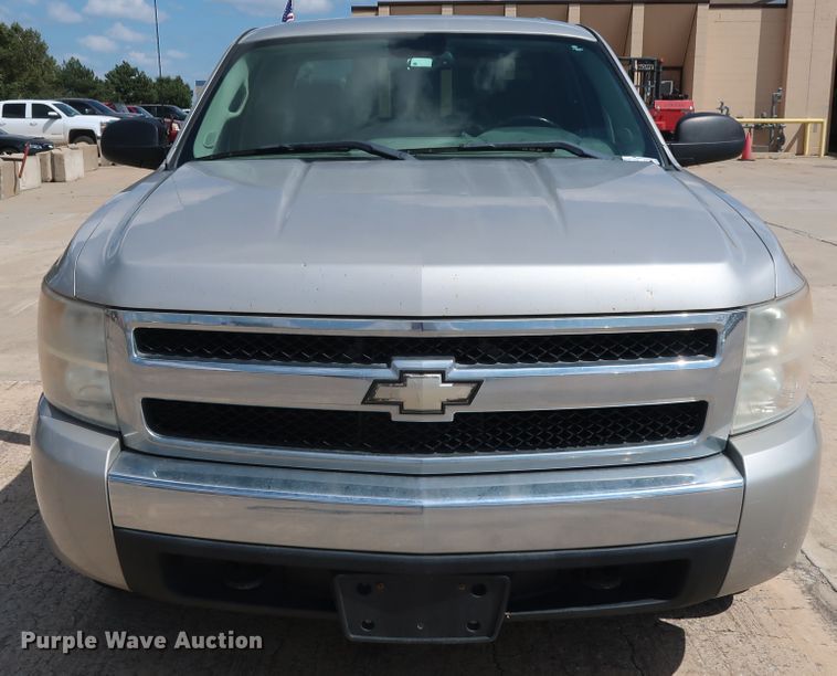 image for item GE9004 2007 Chevrolet Silverado 1500 LS Crew Cab pickup truck