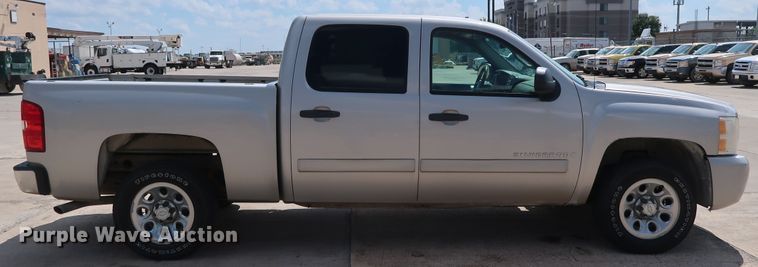 image for item GE9004 2007 Chevrolet Silverado 1500 LS Crew Cab pickup truck