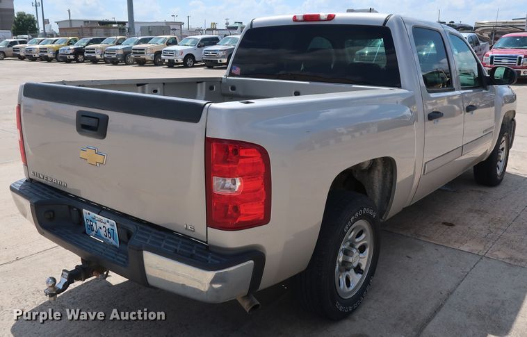 image for item GE9004 2007 Chevrolet Silverado 1500 LS Crew Cab pickup truck