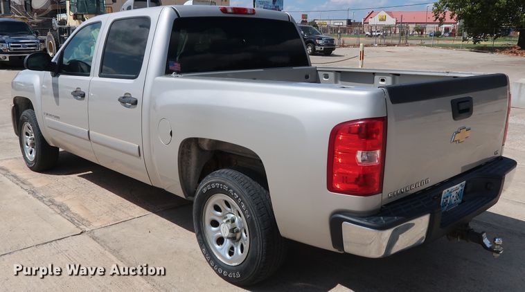 image for item GE9004 2007 Chevrolet Silverado 1500 LS Crew Cab pickup truck