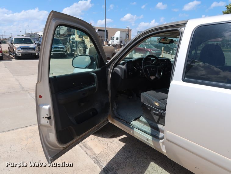 image for item GE9004 2007 Chevrolet Silverado 1500 LS Crew Cab pickup truck