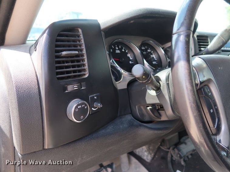 image for item GE9004 2007 Chevrolet Silverado 1500 LS Crew Cab pickup truck