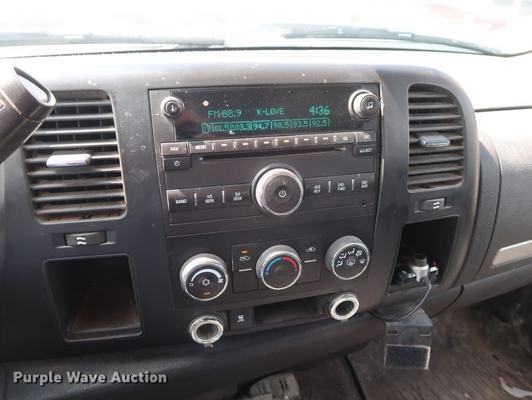 image for item GE9004 2007 Chevrolet Silverado 1500 LS Crew Cab pickup truck