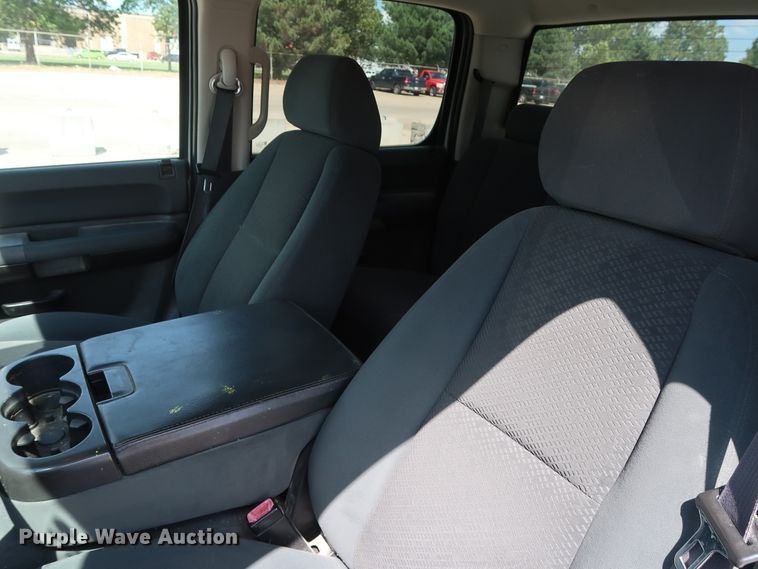 image for item GE9004 2007 Chevrolet Silverado 1500 LS Crew Cab pickup truck