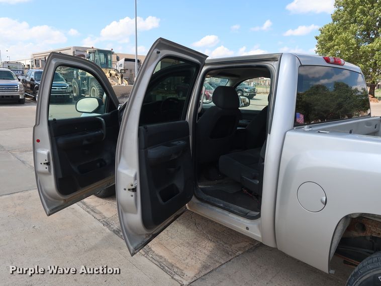 image for item GE9004 2007 Chevrolet Silverado 1500 LS Crew Cab pickup truck