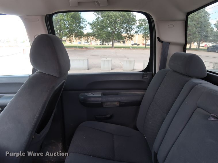 image for item GE9004 2007 Chevrolet Silverado 1500 LS Crew Cab pickup truck