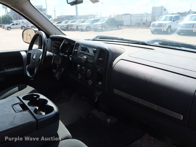 image for item GE9004 2007 Chevrolet Silverado 1500 LS Crew Cab pickup truck