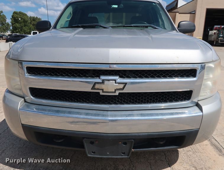 image for item GE9004 2007 Chevrolet Silverado 1500 LS Crew Cab pickup truck