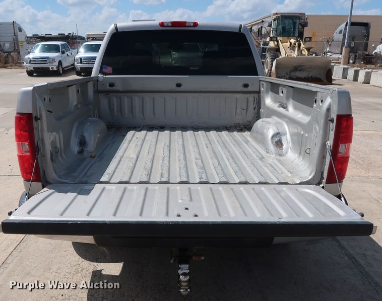 image for item GE9004 2007 Chevrolet Silverado 1500 LS Crew Cab pickup truck