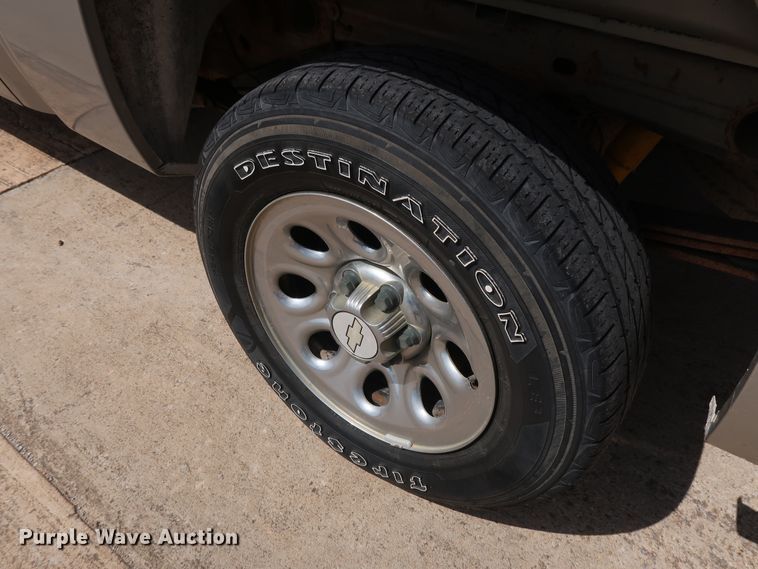 image for item GE9004 2007 Chevrolet Silverado 1500 LS Crew Cab pickup truck