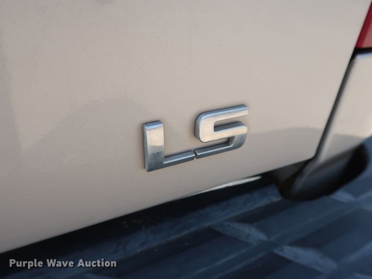 image for item GE9004 2007 Chevrolet Silverado 1500 LS Crew Cab pickup truck