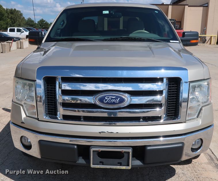 image for item GE9005 2010 Ford F150 XLT SuperCrew pickup truck