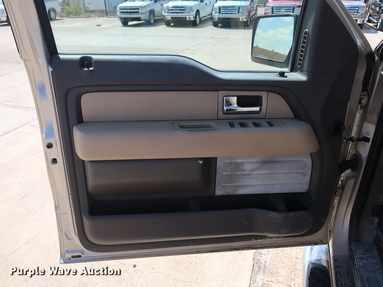 image for item GE9005 2010 Ford F150 XLT SuperCrew pickup truck