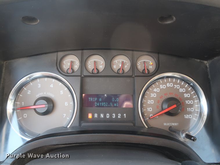 image for item GE9005 2010 Ford F150 XLT SuperCrew pickup truck