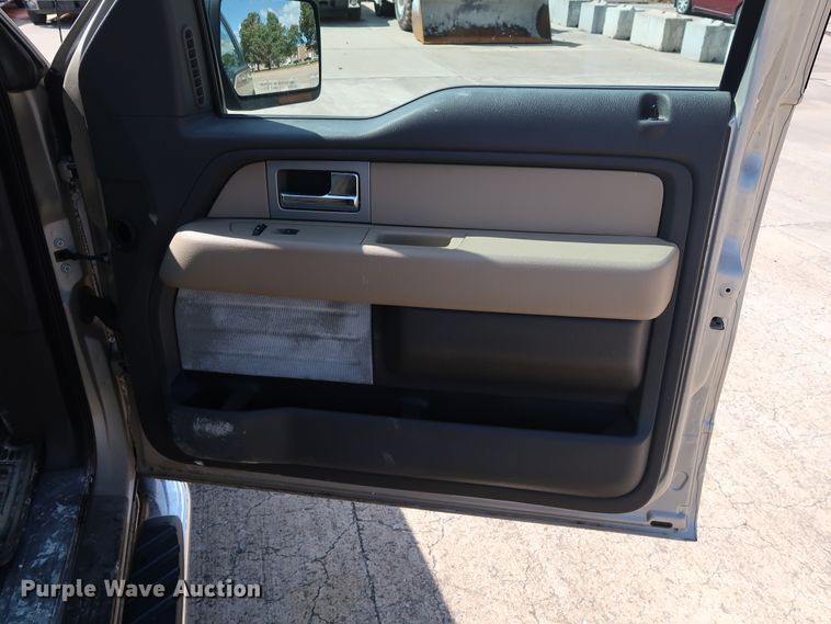 image for item GE9005 2010 Ford F150 XLT SuperCrew pickup truck