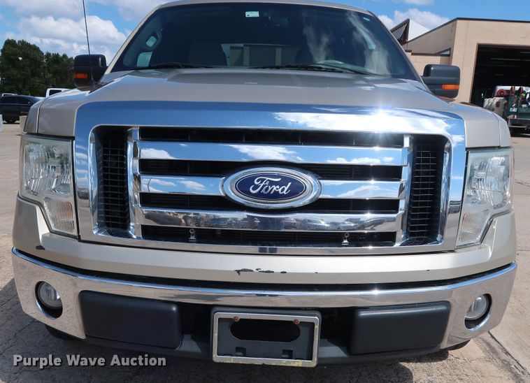 image for item GE9005 2010 Ford F150 XLT SuperCrew pickup truck