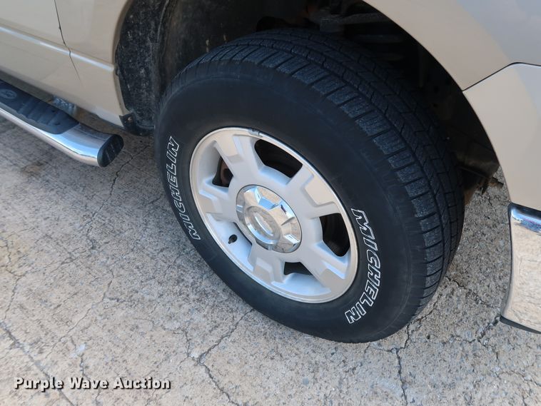 image for item GE9005 2010 Ford F150 XLT SuperCrew pickup truck