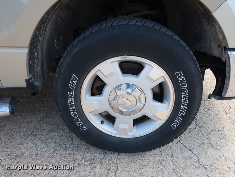 image for item GE9005 2010 Ford F150 XLT SuperCrew pickup truck