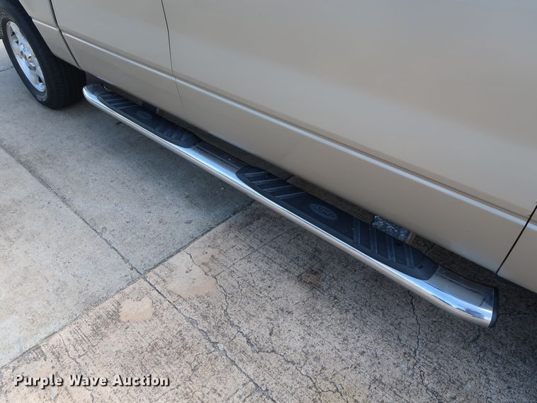 image for item GE9005 2010 Ford F150 XLT SuperCrew pickup truck