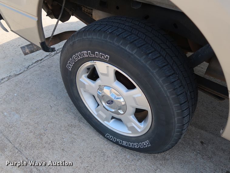 image for item GE9005 2010 Ford F150 XLT SuperCrew pickup truck