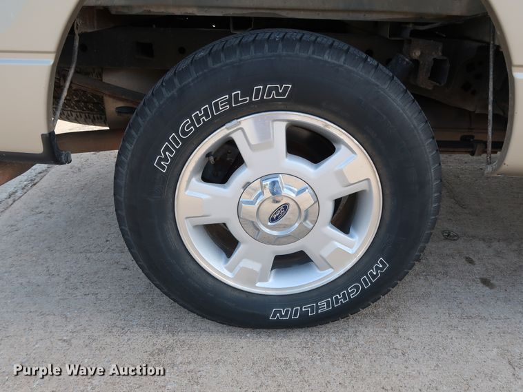 image for item GE9005 2010 Ford F150 XLT SuperCrew pickup truck