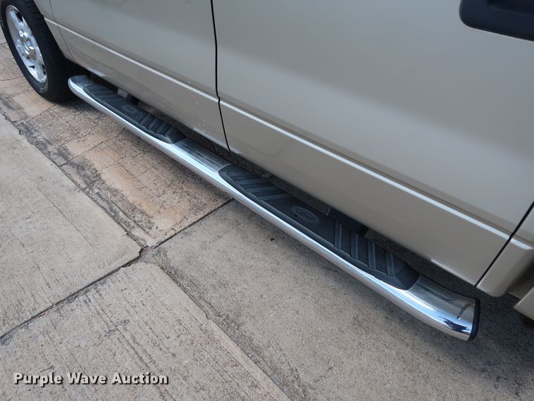 image for item GE9005 2010 Ford F150 XLT SuperCrew pickup truck