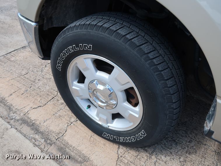 image for item GE9005 2010 Ford F150 XLT SuperCrew pickup truck