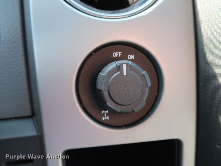 image for item GE9006 2013 Ford F150 XLT SuperCrew pickup truck