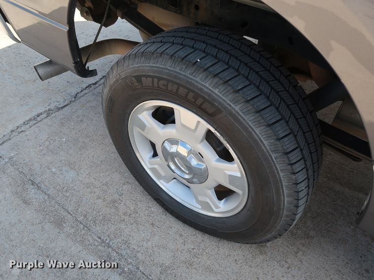 image for item GE9006 2013 Ford F150 XLT SuperCrew pickup truck