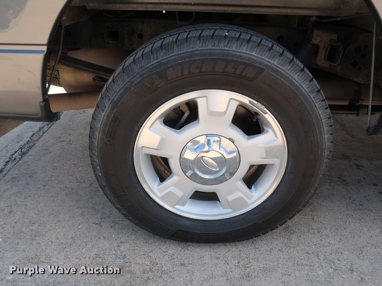 image for item GE9006 2013 Ford F150 XLT SuperCrew pickup truck