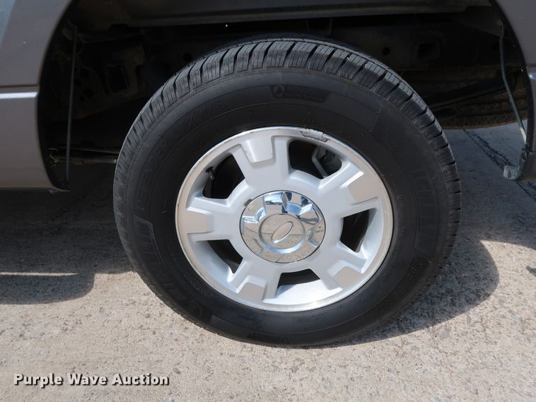 image for item GE9006 2013 Ford F150 XLT SuperCrew pickup truck