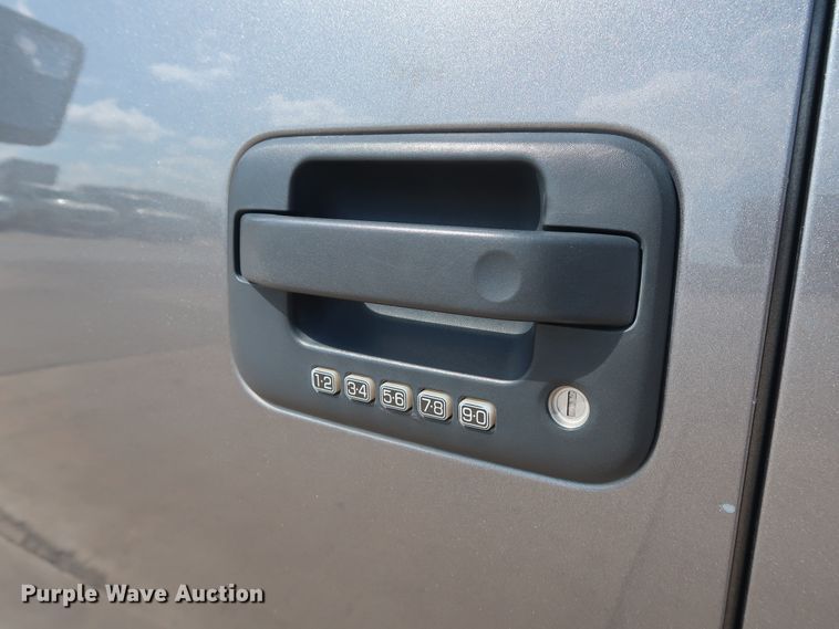 image for item GE9006 2013 Ford F150 XLT SuperCrew pickup truck