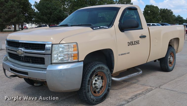 image for item GE9008 2007 Chevrolet Silverado 2500 pickup truck