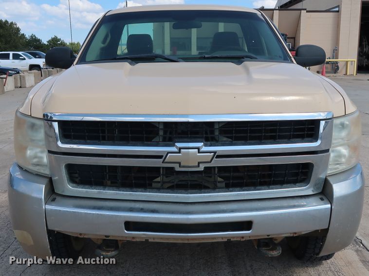 image for item GE9008 2007 Chevrolet Silverado 2500 pickup truck