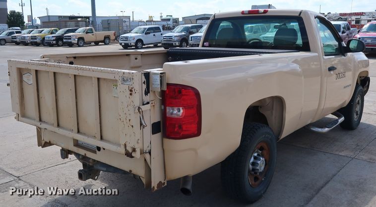 image for item GE9008 2007 Chevrolet Silverado 2500 pickup truck