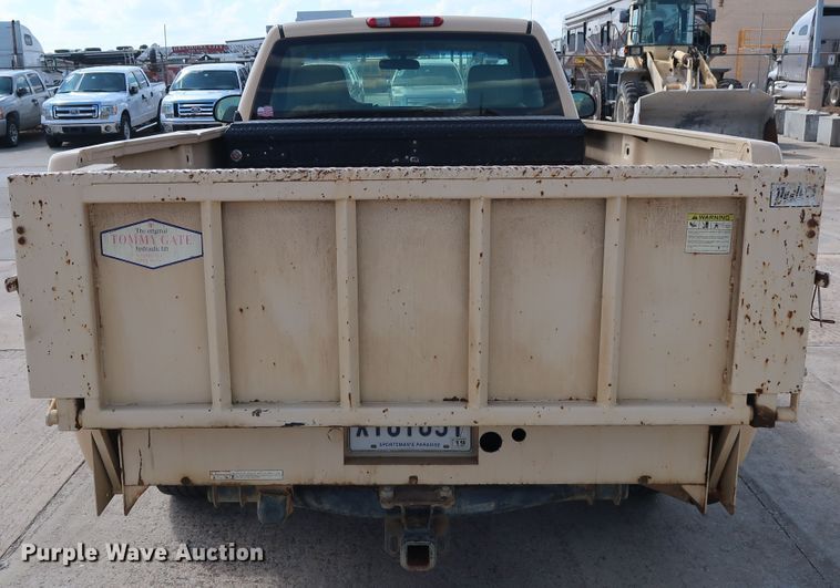 image for item GE9008 2007 Chevrolet Silverado 2500 pickup truck