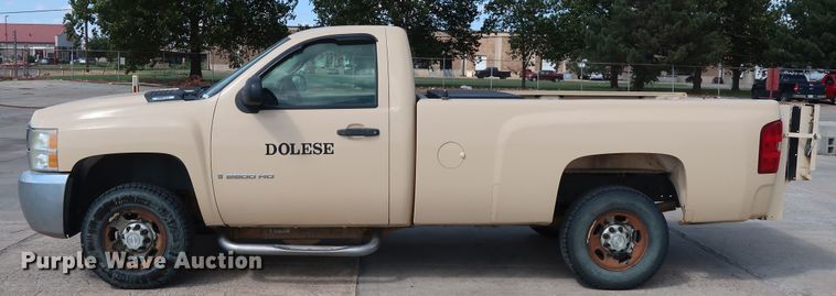 image for item GE9008 2007 Chevrolet Silverado 2500 pickup truck