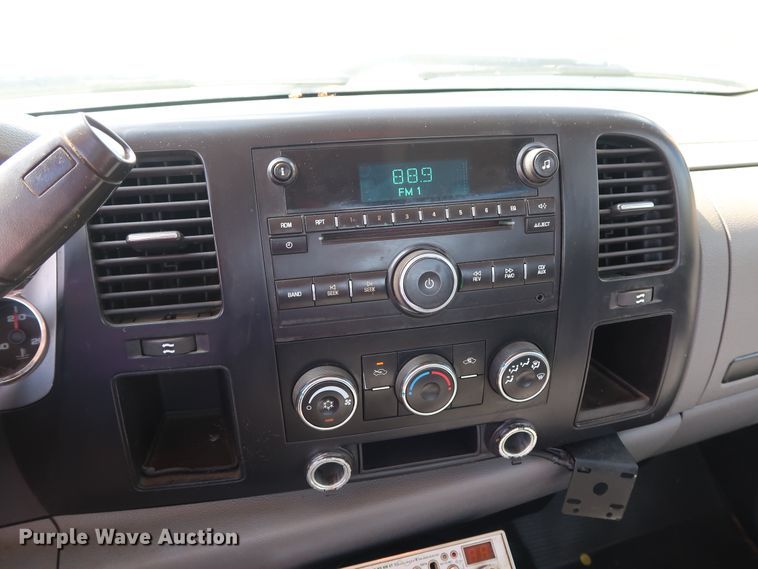 image for item GE9008 2007 Chevrolet Silverado 2500 pickup truck