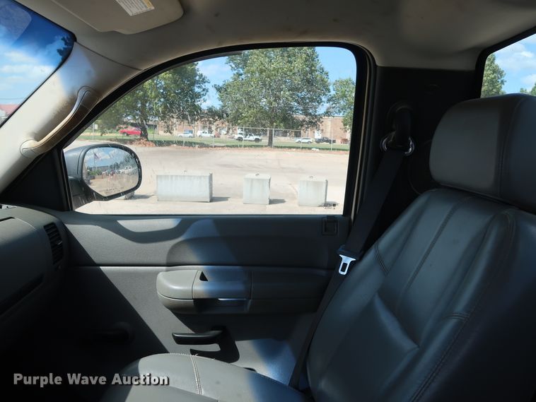 image for item GE9008 2007 Chevrolet Silverado 2500 pickup truck