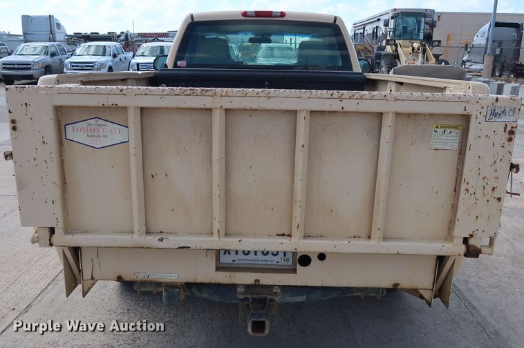 image for item GE9008 2007 Chevrolet Silverado 2500 pickup truck