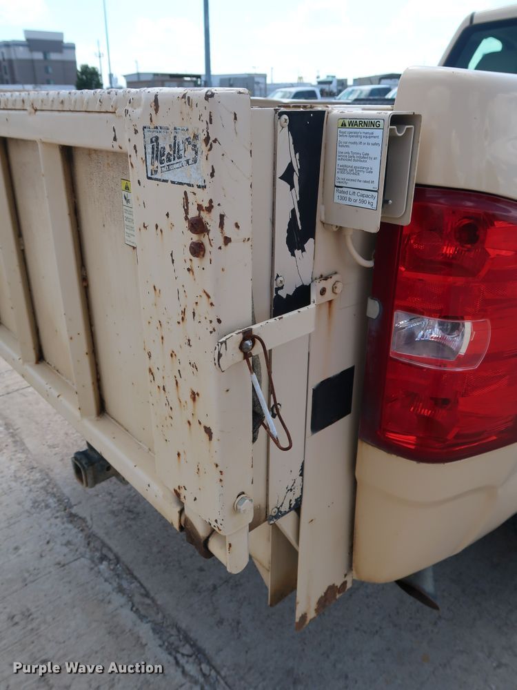 image for item GE9008 2007 Chevrolet Silverado 2500 pickup truck