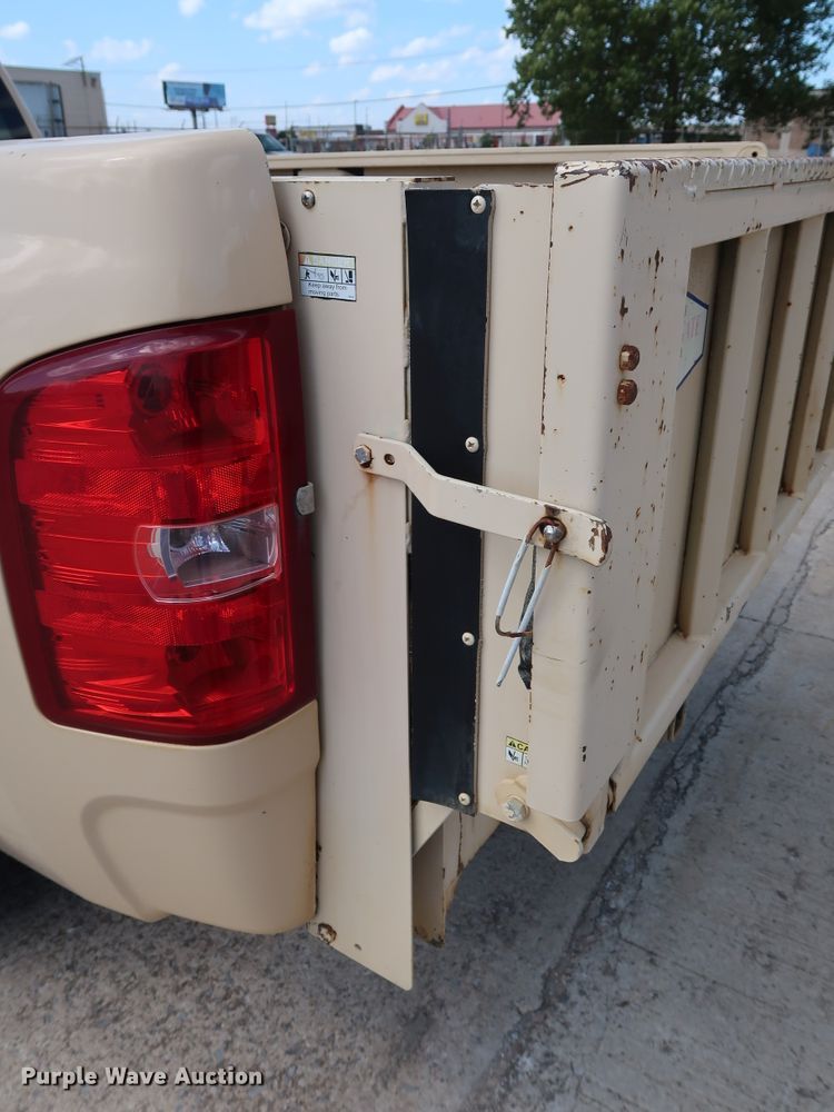 image for item GE9008 2007 Chevrolet Silverado 2500 pickup truck