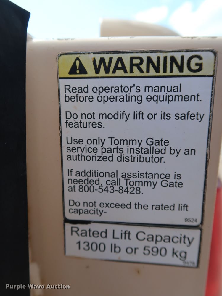 image for item GE9008 2007 Chevrolet Silverado 2500 pickup truck