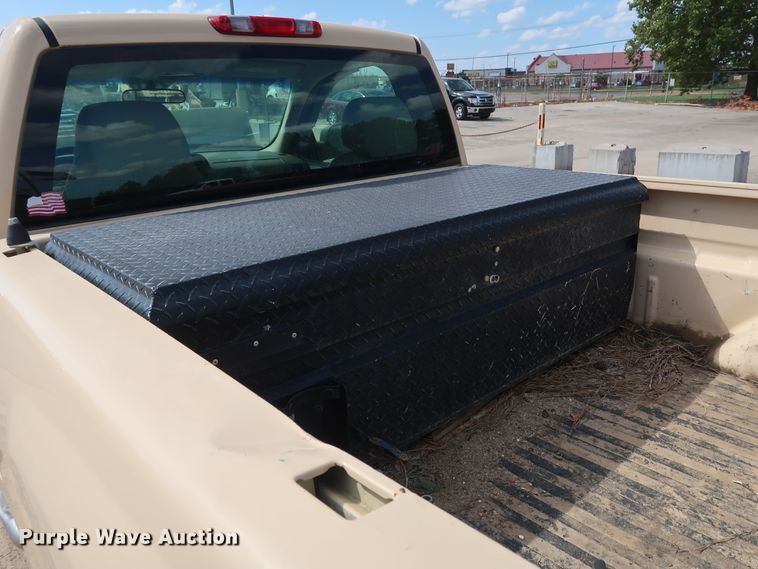 image for item GE9008 2007 Chevrolet Silverado 2500 pickup truck