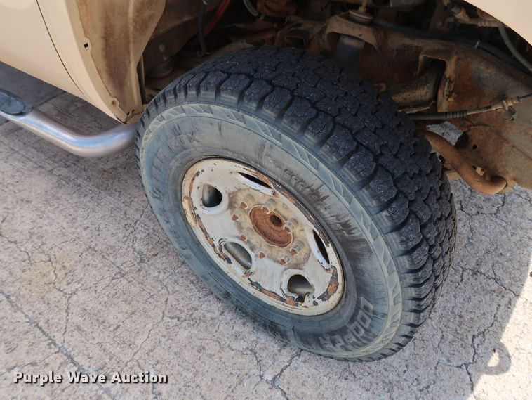 image for item GE9008 2007 Chevrolet Silverado 2500 pickup truck