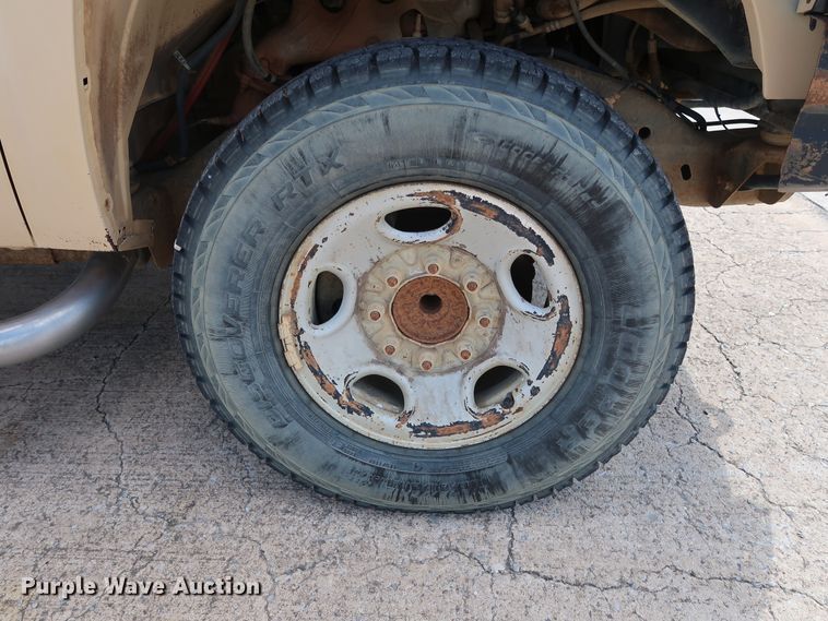 image for item GE9008 2007 Chevrolet Silverado 2500 pickup truck