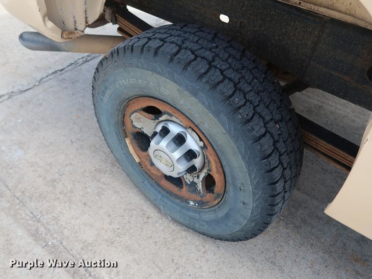 image for item GE9008 2007 Chevrolet Silverado 2500 pickup truck