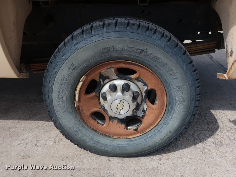 image for item GE9008 2007 Chevrolet Silverado 2500 pickup truck