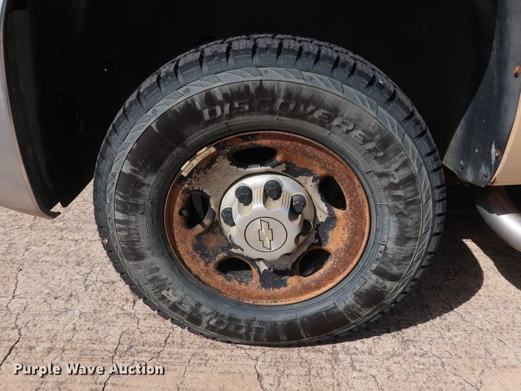 image for item GE9008 2007 Chevrolet Silverado 2500 pickup truck